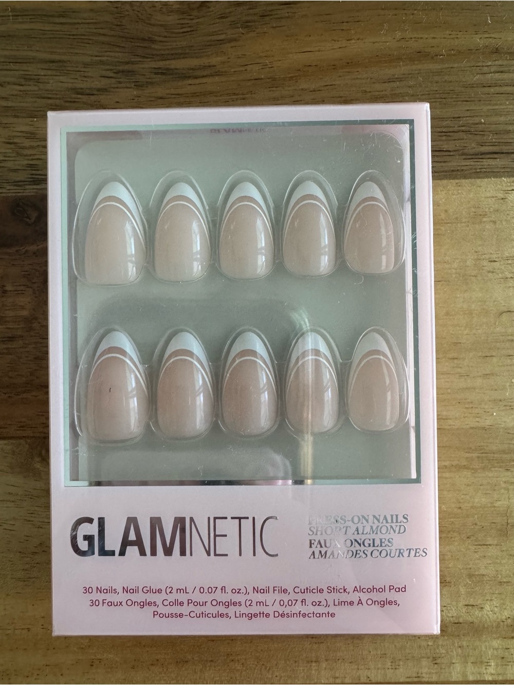 GLAMNETIC Press-On Nails in Paris